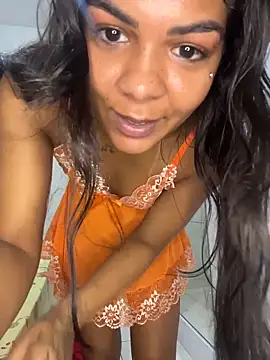 Plug anal D4 socando gostoso - Vídeo de Indiazinhax, modelo de vídeos