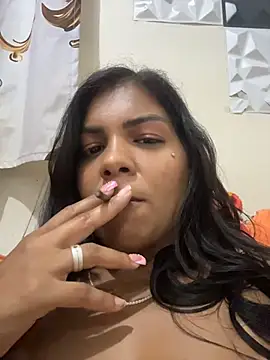 [9 Aug 21:22] Public Show - vídeo de la modelo de cam Indiazinhax