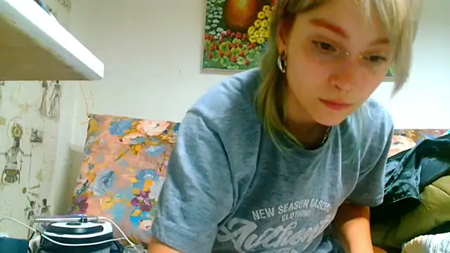 Spy Show pussy fingering in all poses - video by Sophie_Bell cam model