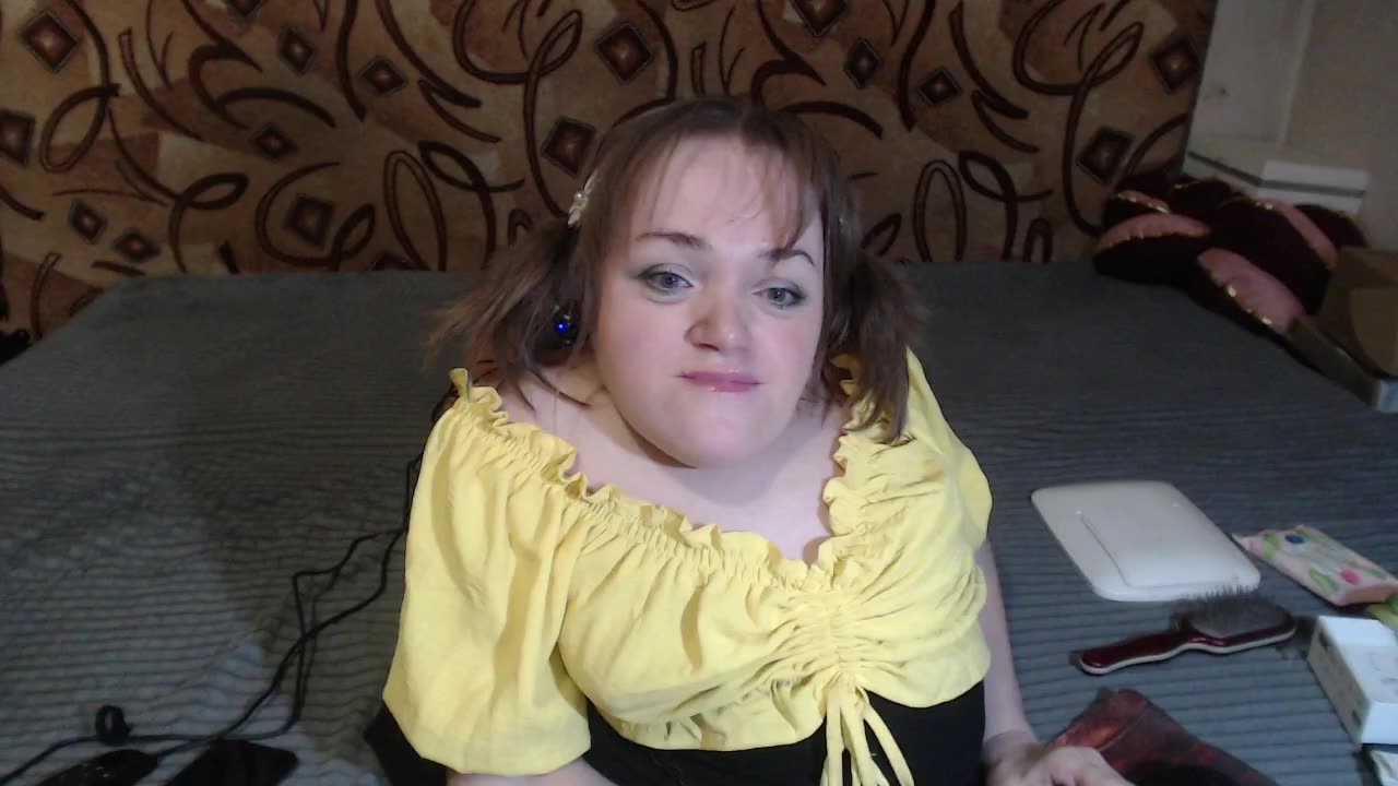 [1 Apr 19:27] Private Show - Showing the holes - video của người mẫu cam MiniNatalie