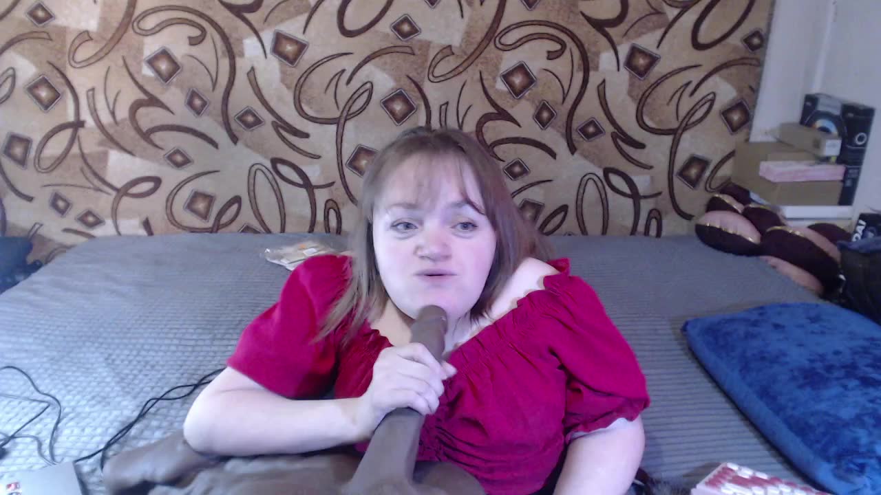 [1 Jun 18:09] Private Show - Straddling a rubber doll - video của người mẫu cam MiniNatalie
