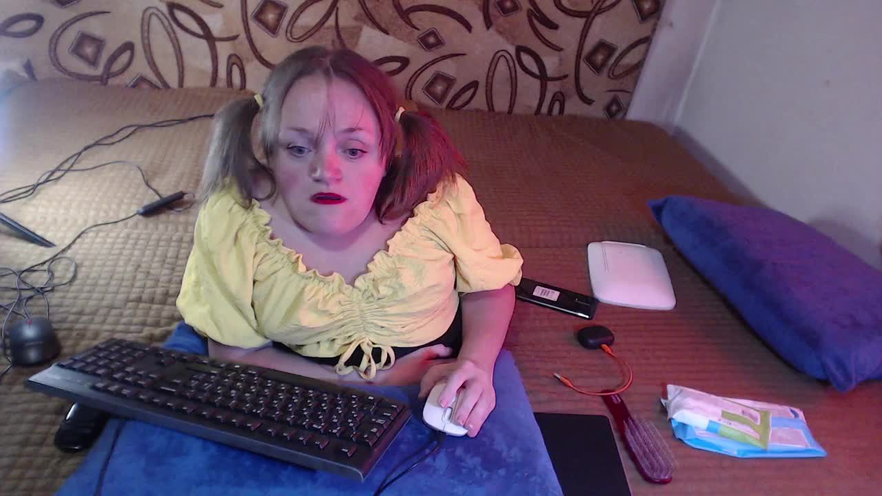 [15 Aug 14:11] Private Show - Orgasm from fucking a hairy pussy - video của người mẫu cam MiniNatalie