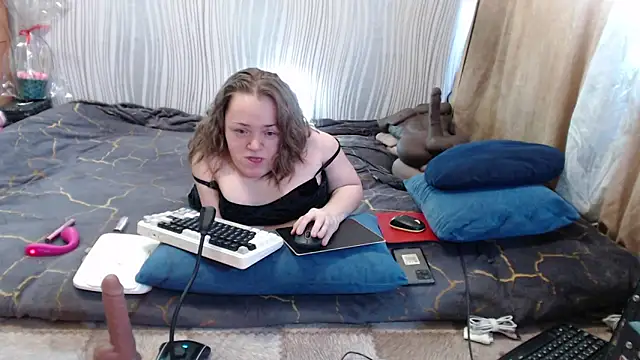 I show my feet and holes [26 Apr 12:06] Private Show - video của người mẫu cam MiniNatalie