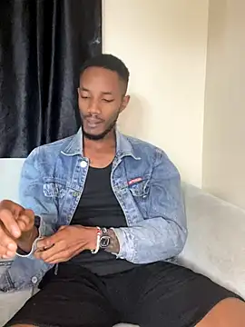 Someboday came at my door when i was naked - video by Dawi3 cam model