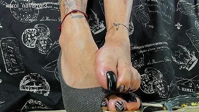 swallow the saliva that runs through my white sandals ( Private Show) - video by vivi-honey cam model