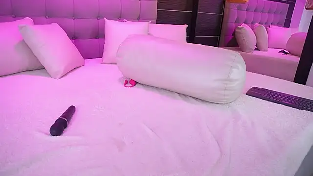 [27 Feb 18:13] Private Show - Vídeo de BellaLatinaTS, modelo de vídeos