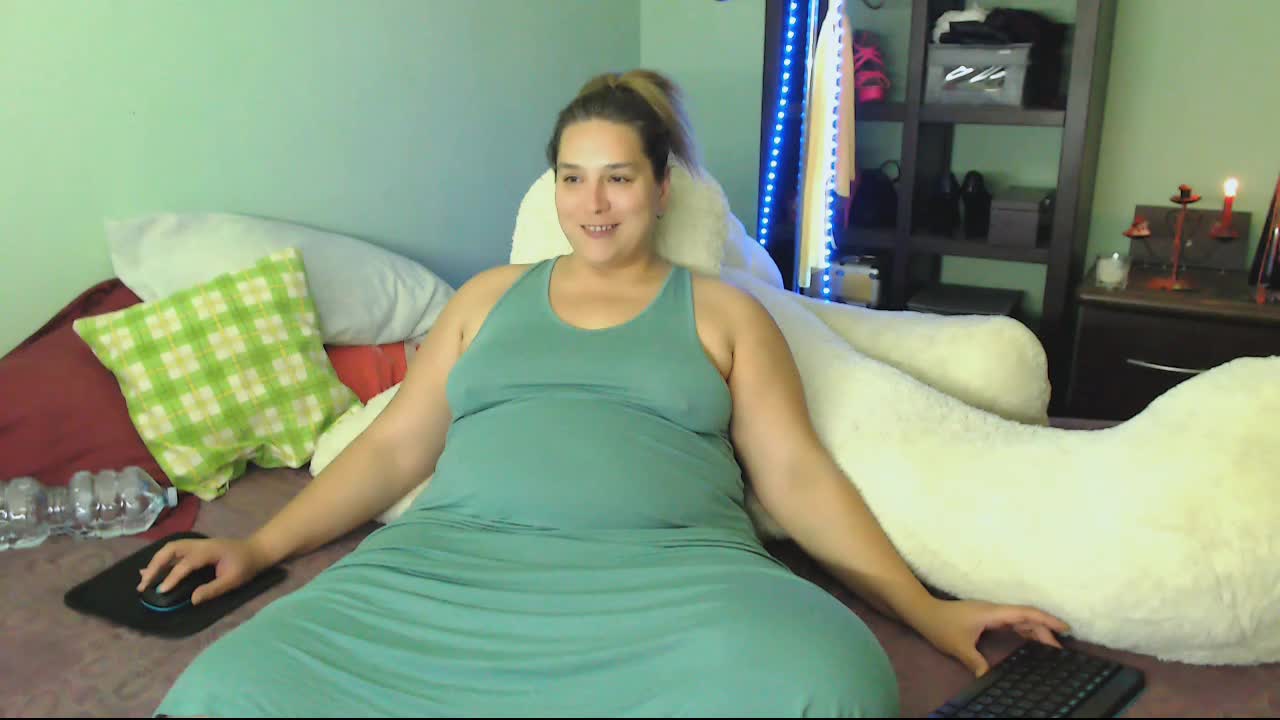 wet hairy pussy close up - video by Bbw_Goddes cam model