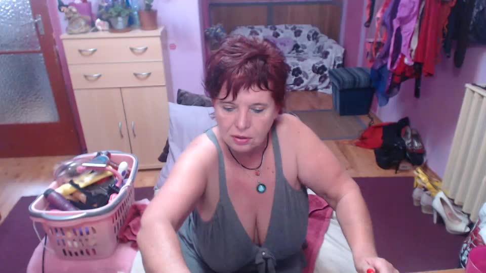 playing wild with my clit - video by Scarlett6331 cam model