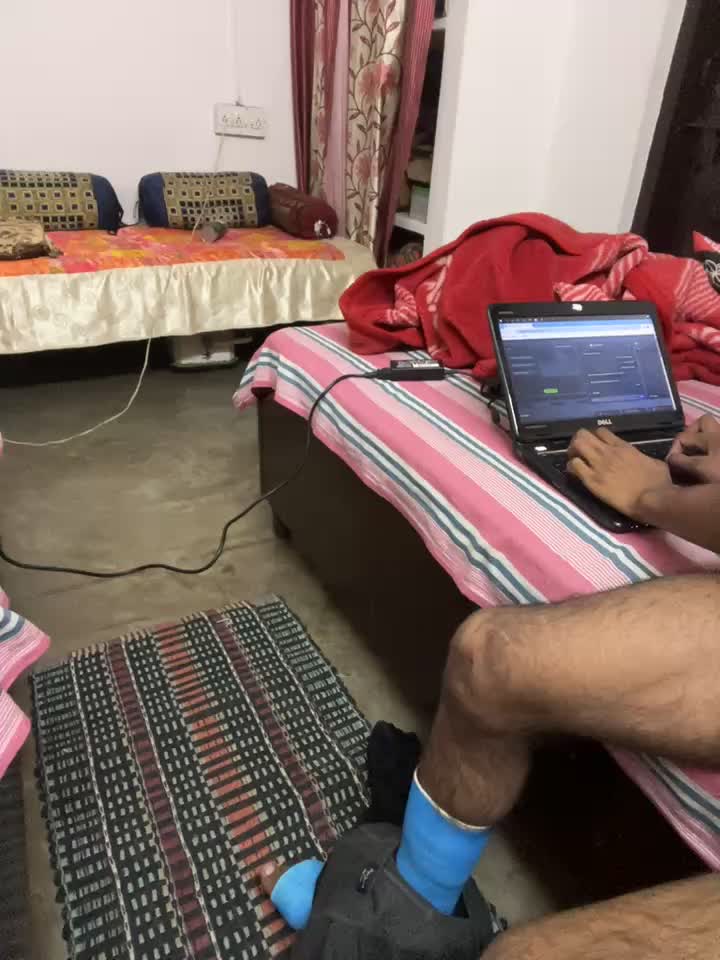 legs up ass show - video của người mẫu cam Beast_guy