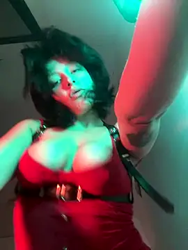 Dancing with the Devil👄 - video by xmoira3x cam model