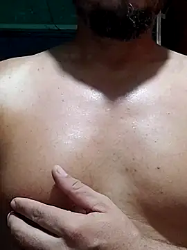 [21 Oct 15:49] Public Show – video od webkamerové modelky Cris29_84