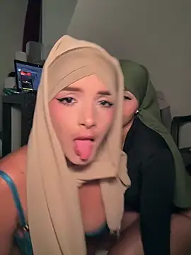 Suck feet+ lick pussys