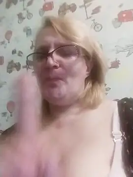 [27 Jun 21:36] Private Show - vidéo du modèle de showcams Forest-Lady