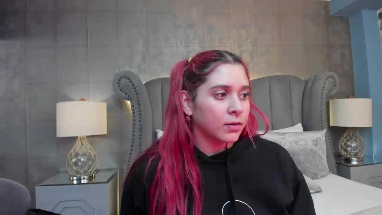 SEXY PUSSY - vidéo du modèle de showcams SophiaLaurens