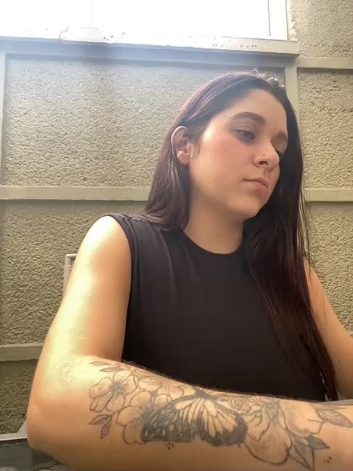 The milk that comes out of my tits. 💦💦🍒 - vidéo du modèle de showcams SophiaLaurens