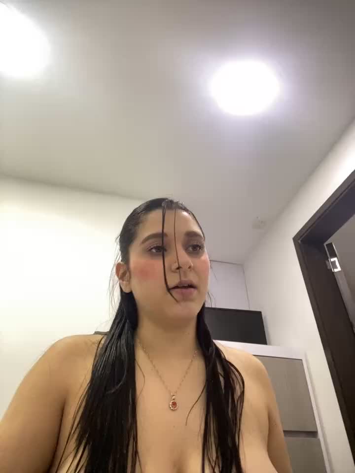 Great penetration and open my pussy - vidéo du modèle de showcams SophiaLaurens