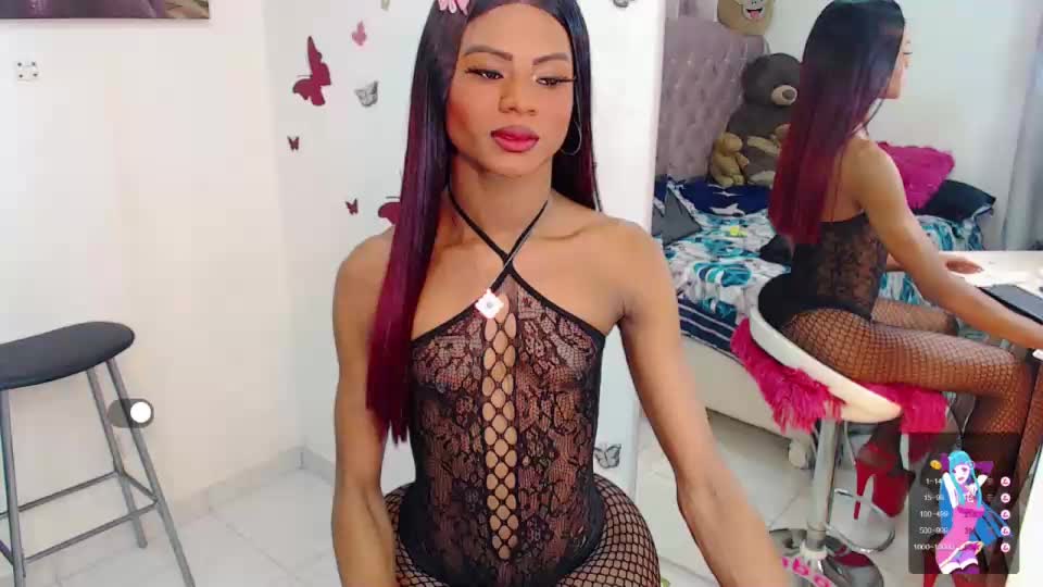 URINE SHOW IN THE MOUTH - video by xKendraTsx cam model