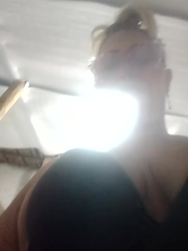 [22 May 19:40] Private Show