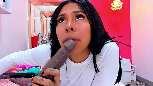 Dilddo blowjob show