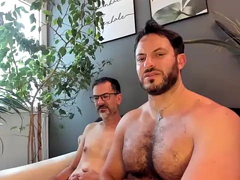 Lick chest and blowjow w/Ezequiel- Part 1 - vidéo du modèle de showcams arielenbsas