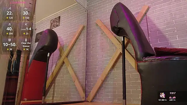 hunter boots and squirt - video by elizatexx cam model