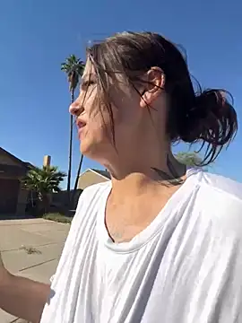 [29 Oct 14:36] skating/driving/flash/talking - video by SafeinouterSpace cam model