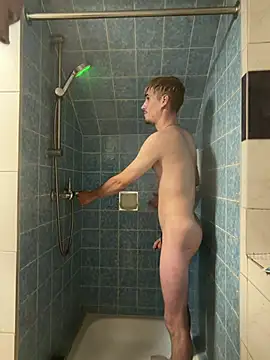 Das Erste Mal  😈  Dusche mit Donald 🚿🔥 Schön gegenseitig eingeseift 🧼😏 Und gelutscht geblasen
