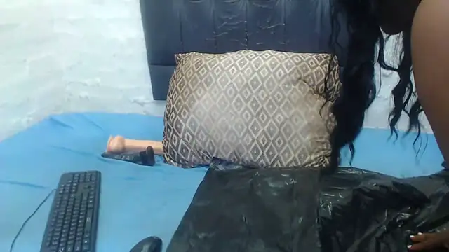 [17 Jun 09:28] Private Show – video od webkamerové modelky MILKYLONGPUSSYLIPSS