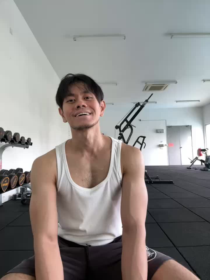 Teasing in private @ public - Vídeo de dang_U_Guys_R_poor, modelo de vídeos