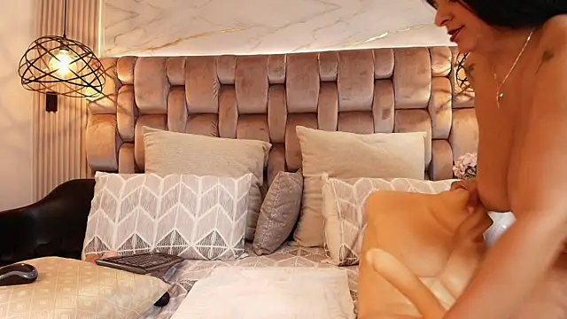 I love to ride – видео вебкам-модели JenSexy_