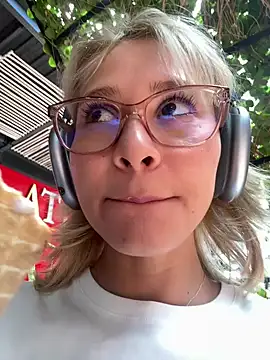 Yummy 😋 - ক্যাম মডেল Ramona_Flower-এর ভিডিও