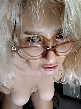 The wonder of being multi-orgasmic - video by Ramona_Flower cam model