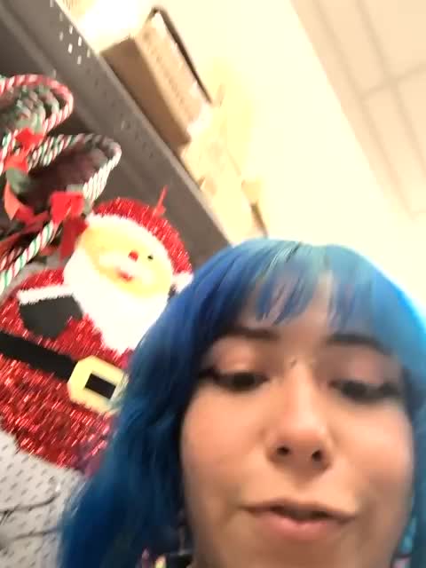 Naked in the mall - video di GerallFoxxx modella di cam