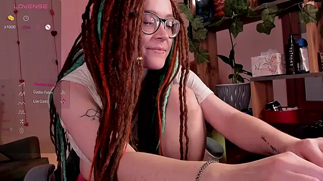 Stoned babe riding a dildo, sucking after pussy, lots of blowjob (private show recording) - video by alisahug cam model