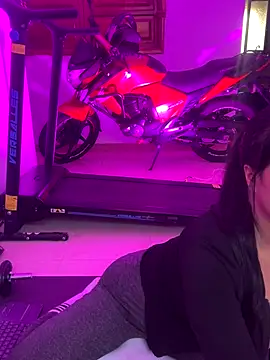 I love being fucked while I exercise. Good blowjob to my trainer 💦🍆 - AshleyFerrer 캠 모델의 동영상