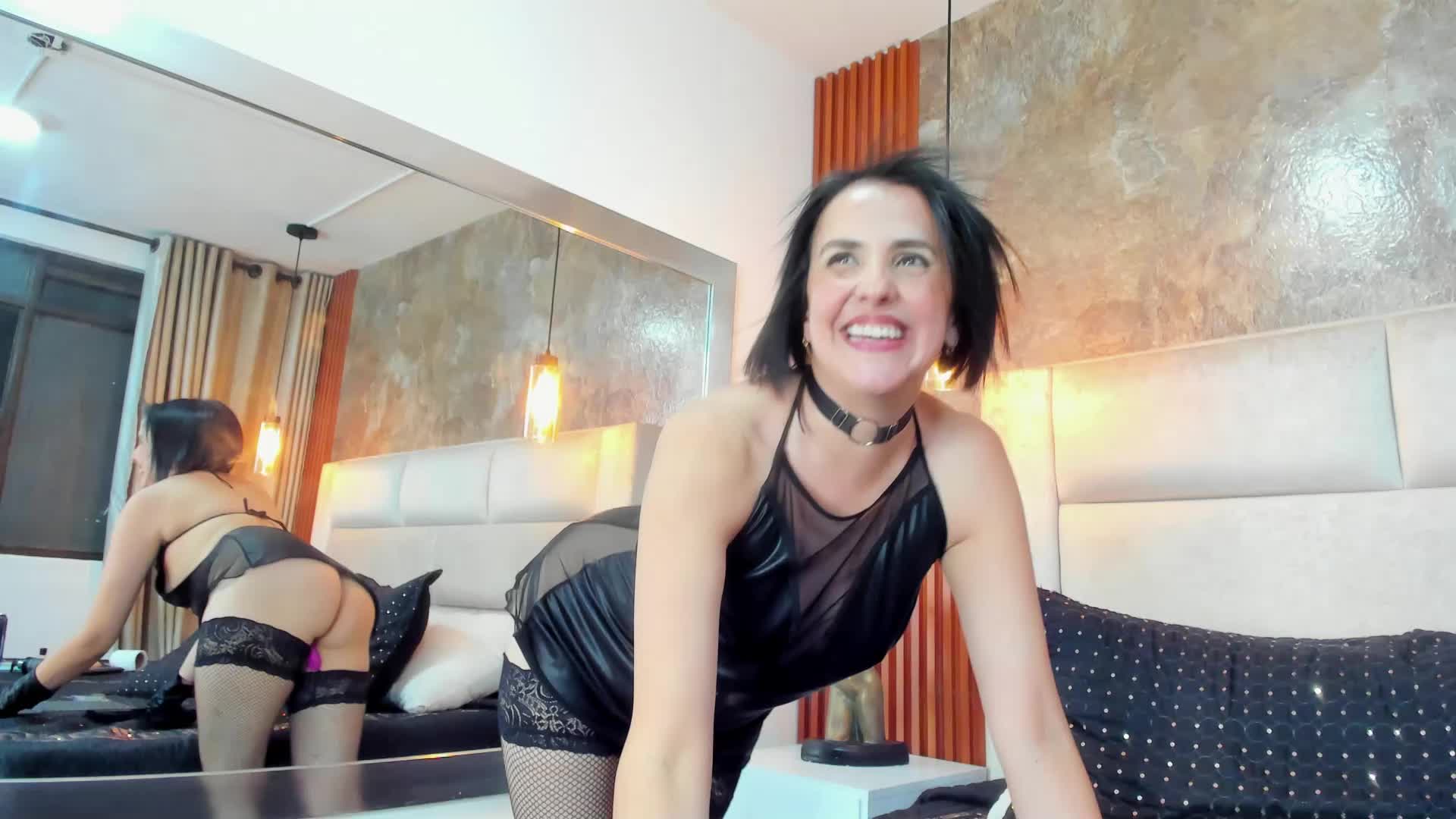 Pussy And Ass close up - video by IsisBlake cam model