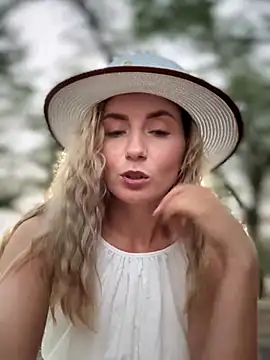 [19 Jul 19:34] Private Show - video by Crazy-Rosa cam model