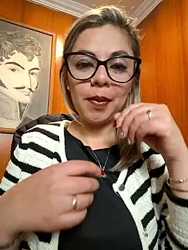 136- Geting wild using all of my vibing toys in and on all my sensitve parts - video by _Cata-Office1 cam model
