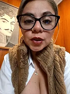 137- pleasing myself using all my toys under yoru control - video by _Cata-Office1 cam model