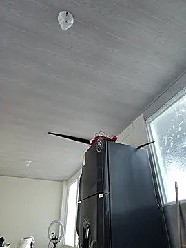 I fuck my boobs on my desk with oil and saliva. - video oleh model kamera valery_mora