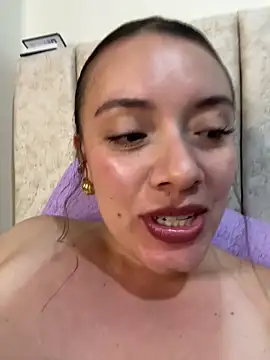 Enjoy with my Domi and squirt on the floor