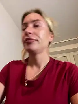 [17 Nov 23:50] Ticket Show Blow& cumshot Face - vidéo du modèle de showcams xxBELLExx