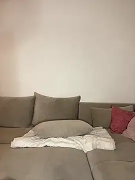 [8 Dec 23:36] Private Show Blow dildo&squirt - vidéo du modèle de showcams xxBELLExx