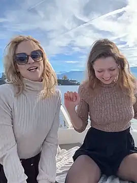 Public Show at the LAKE - video by missdaisydiamond777 cam model