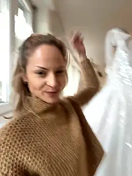 Public Show in the wedding store - video van missdaisydiamond777 cam-model