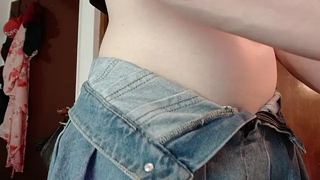 (Private Show 2026) play under my skirt until cum with me <3