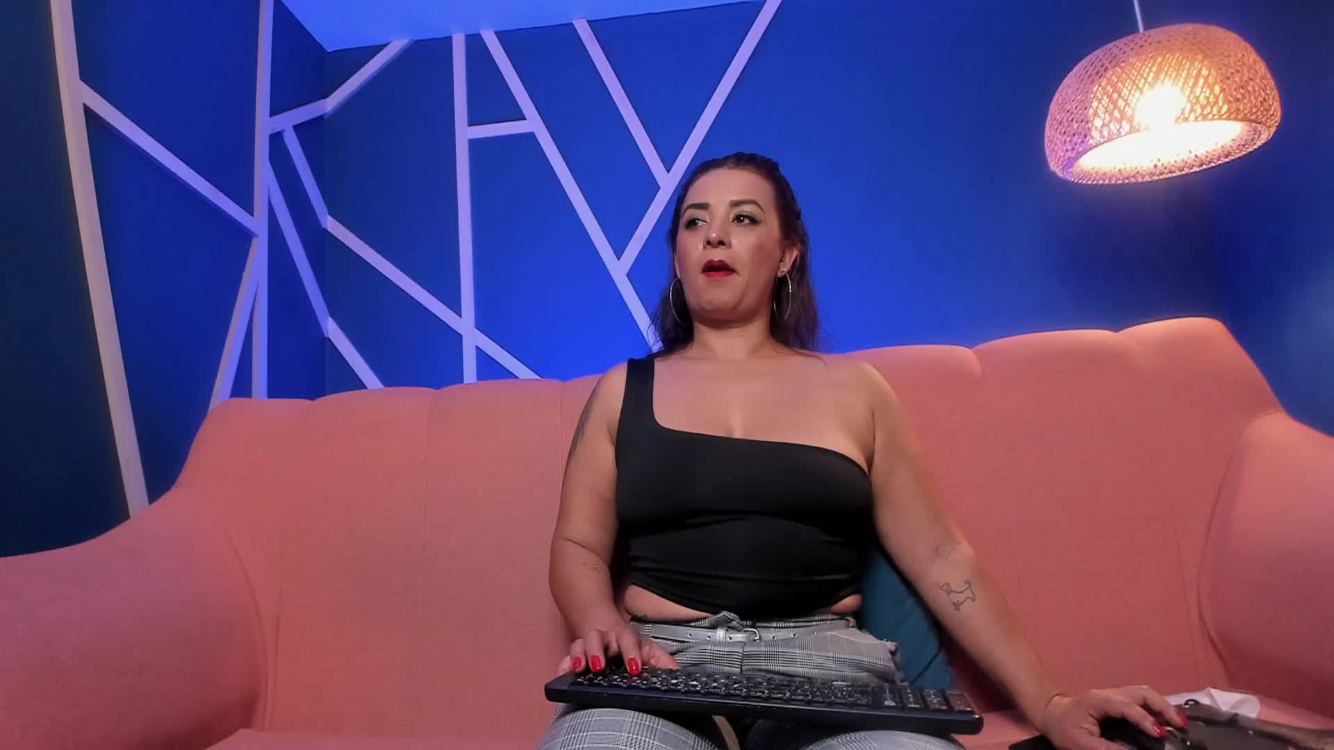 Saharawalker's XXX Videos & Recorded Live Shows | xHamsterLive