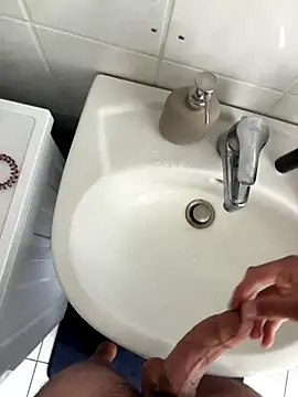 Cum in WB - video di Banana_Boy modella di cam