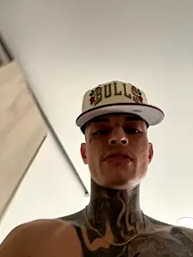 [27 Oct 09:00] Private Show – video od webkamerové modelky Herem369