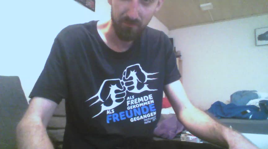 [18 Jun 17:54] Private Show Becher pinkel mit Vibration im Arsch - video by fabiansissyfabienne cam model